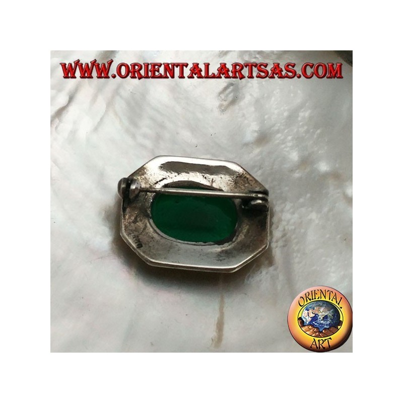 Broche allongée en argent de forme octogonale avec grande agate verte ovale entourée de marcassite