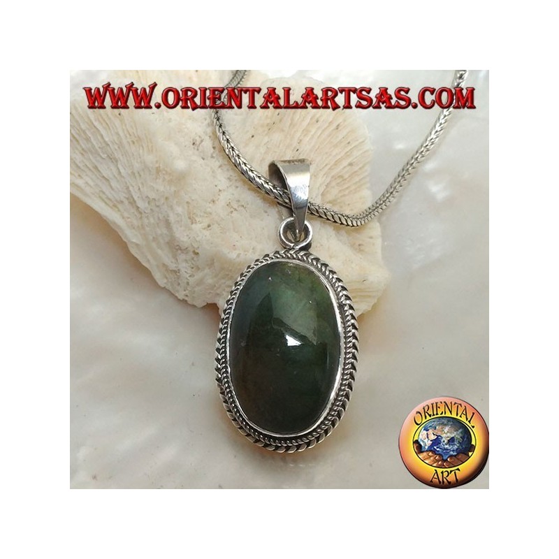 Ciondolo in argento con labradorite ovale a cabochon contornata da doppio intreccio bidimensionale