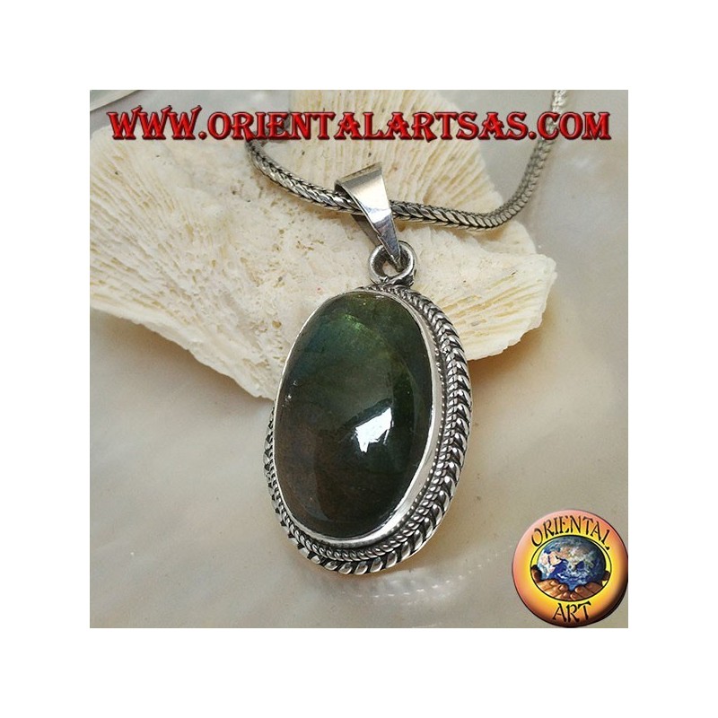 Silberanhänger mit ovalem Cabochon-Labradorit, umgeben von doppeltem zweidimensionalem Gewebe