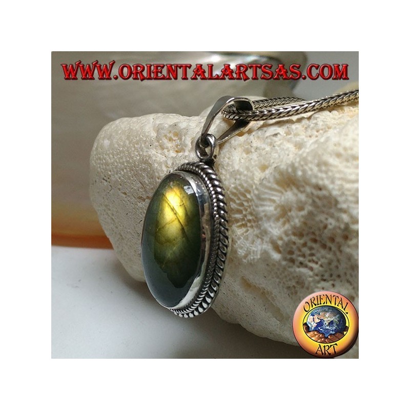 Silver pendant with oval cabochon labradorite surrounded by two-dimensional double weave