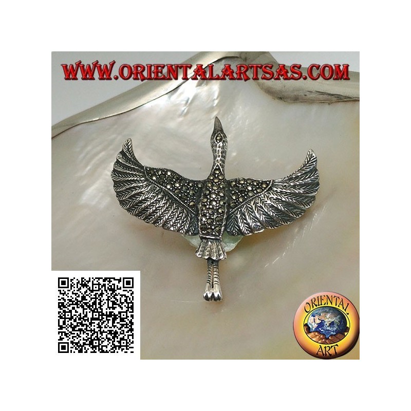 Broche en argent en forme d'albatros (Diomedeidae) en vol aux ailes déployées parsemées de marcassite