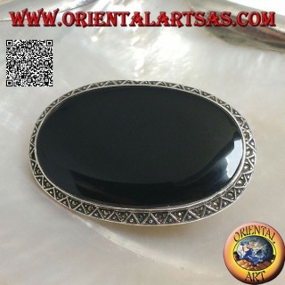 Broche en argent avec grand onyx ovale entouré de triangles et décor de boules