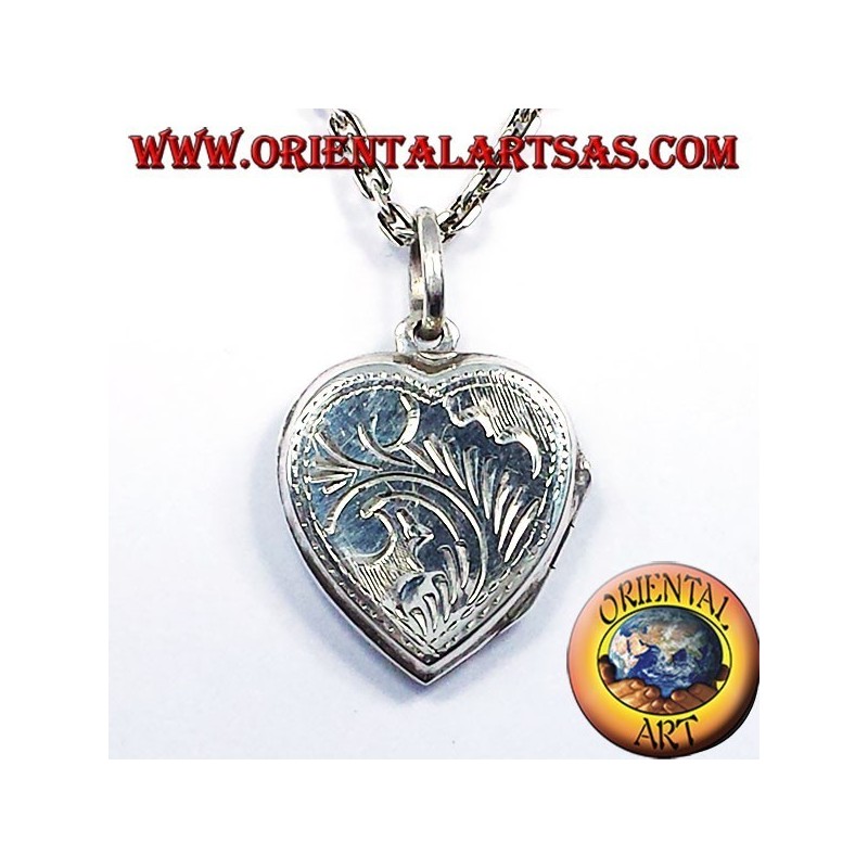 Photo pendentif porte-coeur incrusté d'argent