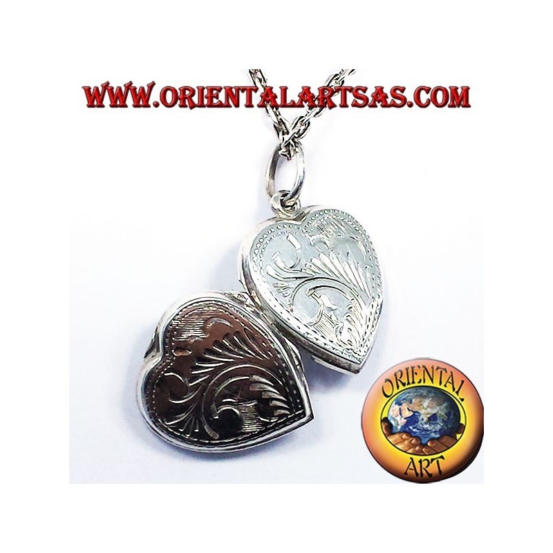 Photo pendentif porte-coeur incrusté d'argent