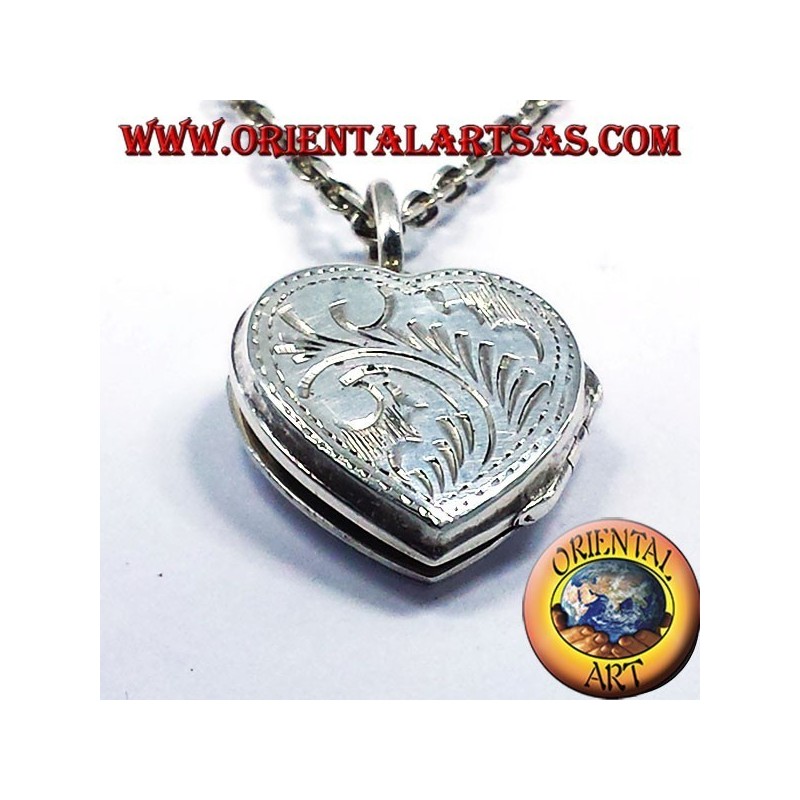 Photo pendentif porte-coeur incrusté d'argent