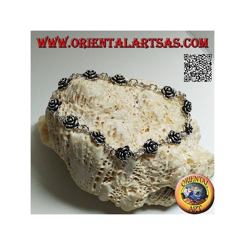 Pulsera de cadena de plata suave con fila de rosas con placa debajo