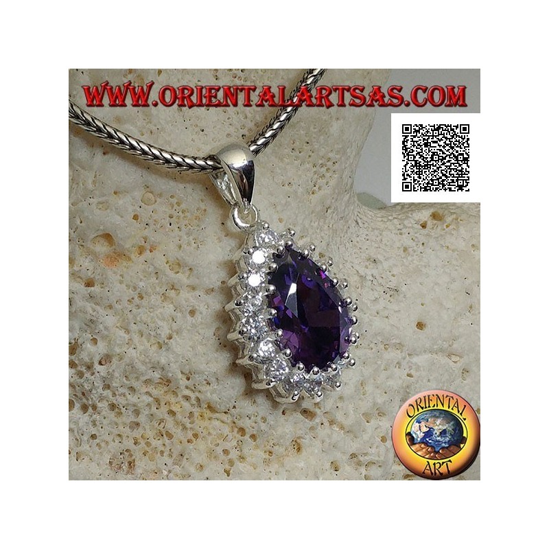 Ciondolo in argento con zircone color ametista a goccia incastonato contornato da zirconi bianchi