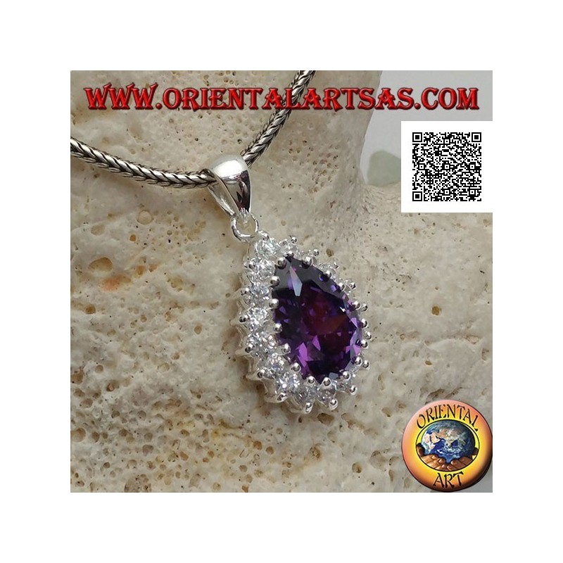 Silberanhänger mit tropfenförmigem amethystfarbenem Zirkon, umgeben von weißen Zirkonen