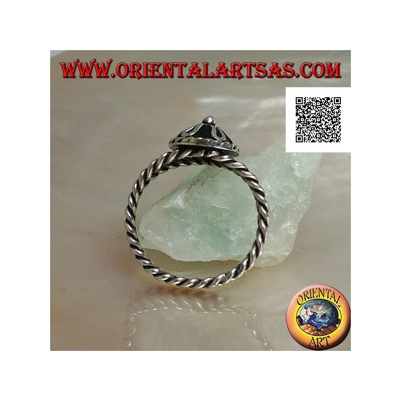 Intertwined silver ring with handmade Nepalese central hat