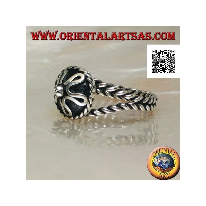 Anello in argento fili intrecciati con cappellino in stile nepalese centrale realizzato a mano
