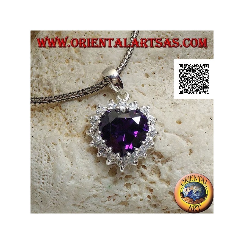 Ciondolo in argento con zircone color ametista a cuore incastonato contornato da zirconi bianchi