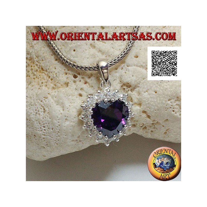 Ciondolo in argento con zircone color ametista a cuore incastonato contornato da zirconi bianchi
