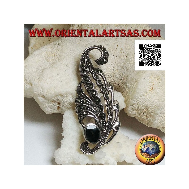 Broche de plata con forma de hoja tachonada de marcasita y ónice ovalado
