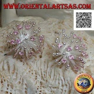 Boucles d'oreilles lobe en argent en forme d'anémone de mer avec finition satinée et ensemble de zircons roses