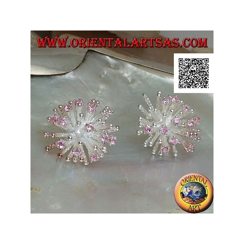 Orecchini in argento da lobo a forma di anemone di mare con lavorazione satinata e zirconi rosa incastonati