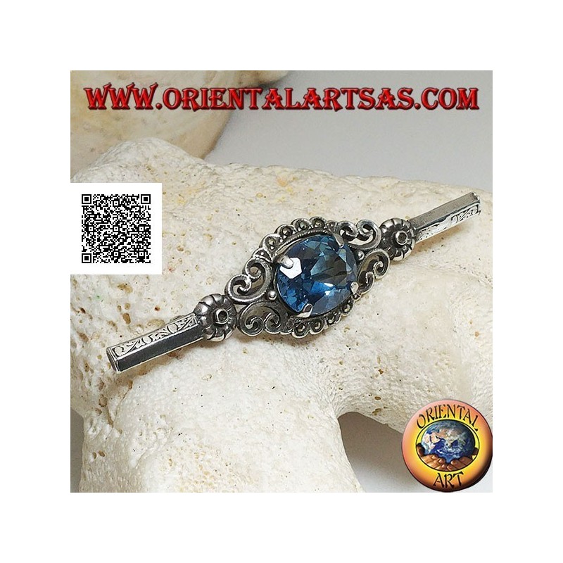 Silberbrosche mit blauem Topas, umgeben von kaiserlicher Dekoration mit Markasit am Stiel