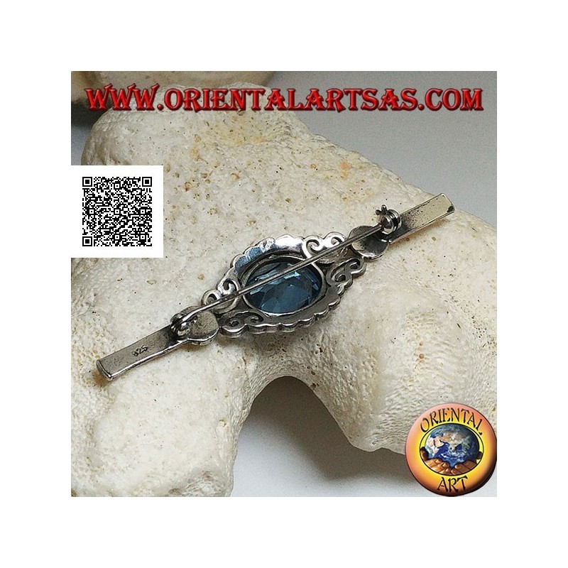 Silberbrosche mit blauem Topas, umgeben von kaiserlicher Dekoration mit Markasit am Stiel