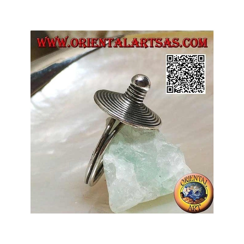 Bague en argent avec chapeau en spirale pointu fait main