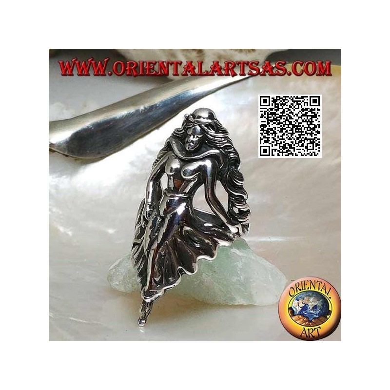 Silberring, Lauffee mit drapiertem Rock