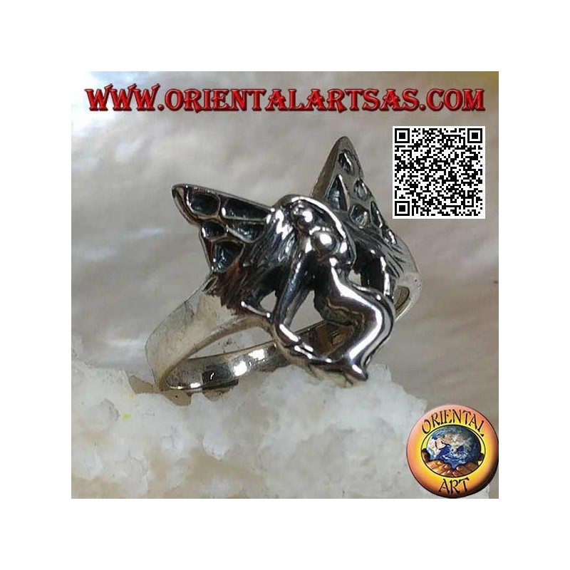 Anillo de plata, hada voladora de tres cuartos estilizada
