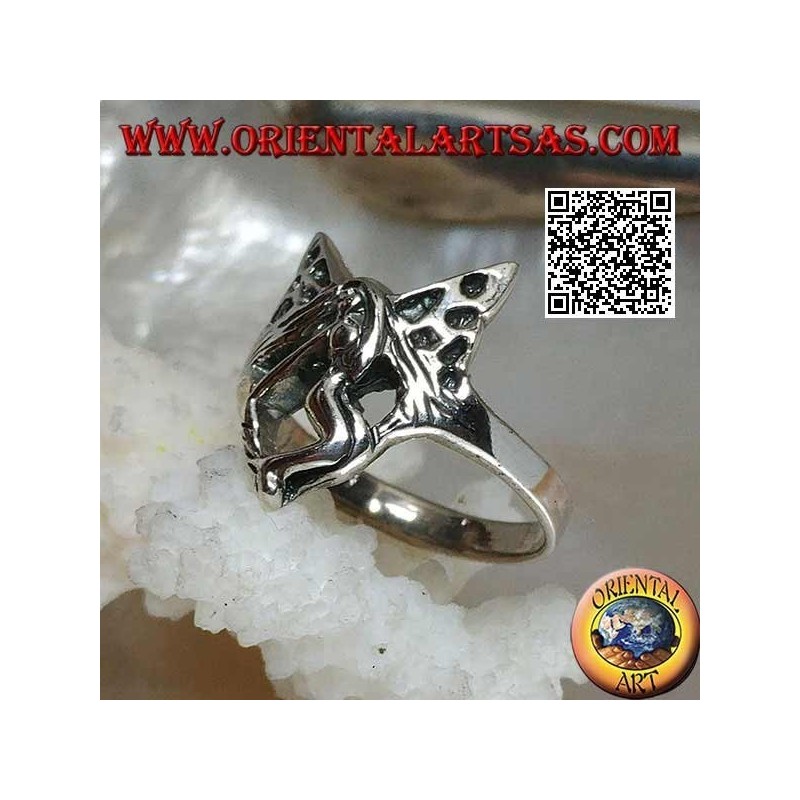 Anillo de plata, hada voladora de tres cuartos estilizada