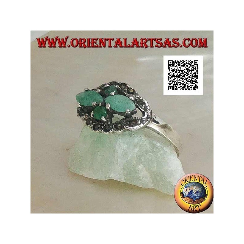 Anello in argento con coppie incrociati a croce di smeraldi naturali a navetta e tondi contornati da marcassite