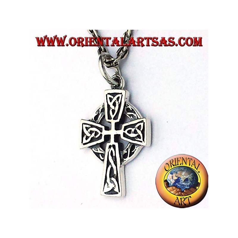 ciondolo Croce celtica con nodo  in argento