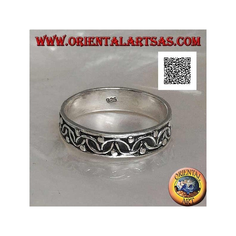 Bague en argent avec demi-cercles entrecroisés et boules en haut relief