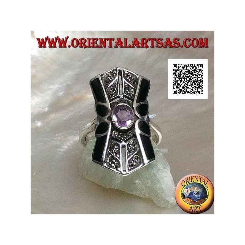 Bague en argent avec améthyste naturelle ovale sur une monture carrée avec décor marcassite et onyx sur les côtés