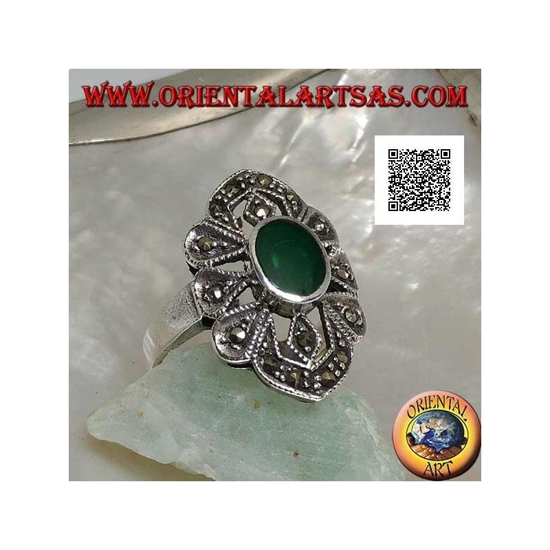 Anello in argento con agata verde ovale su montatura a forme geometriche con marcassite