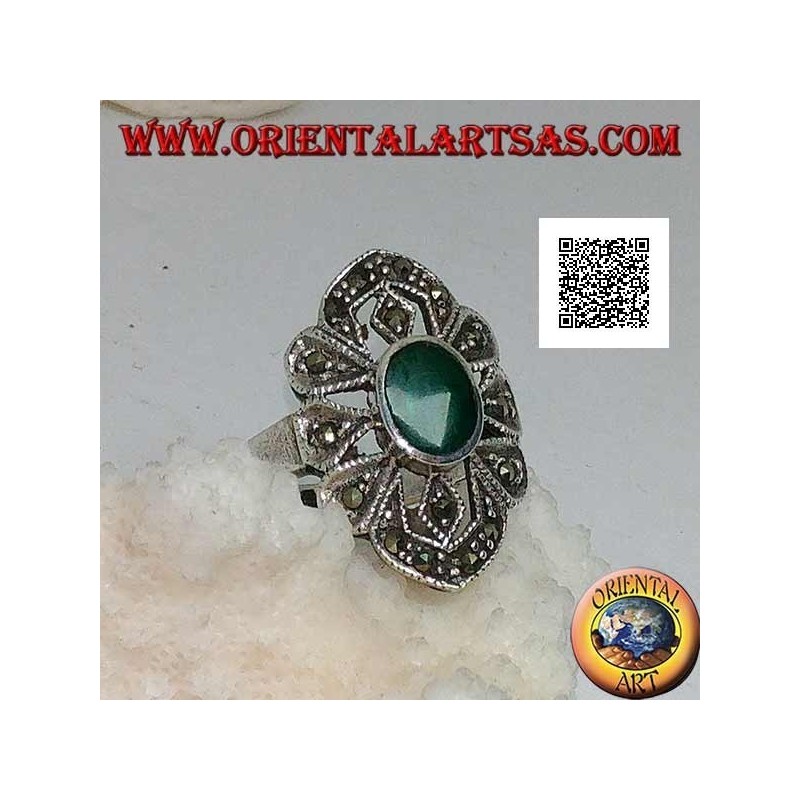 Anello in argento con agata verde ovale su montatura a forme geometriche con marcassite