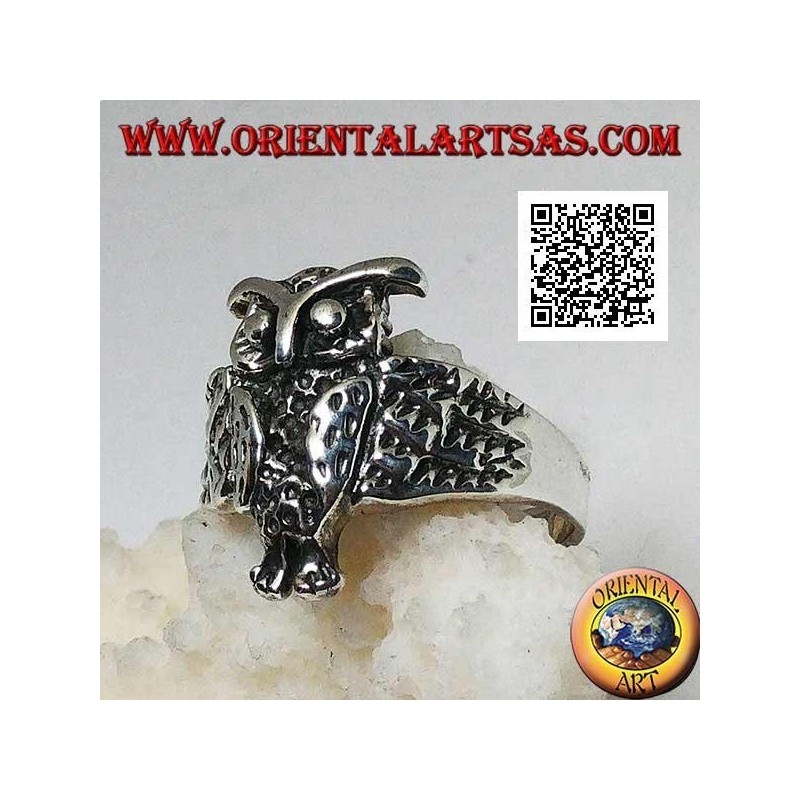 Anello in argento a forma di gufo intero con ali aperte avvolgenti