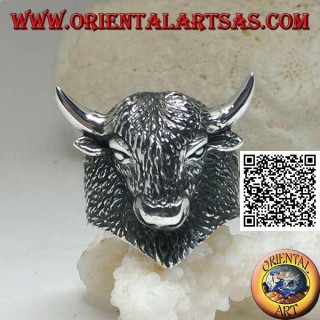 Silver ring in the shape of a fully engraved American bison head (large)