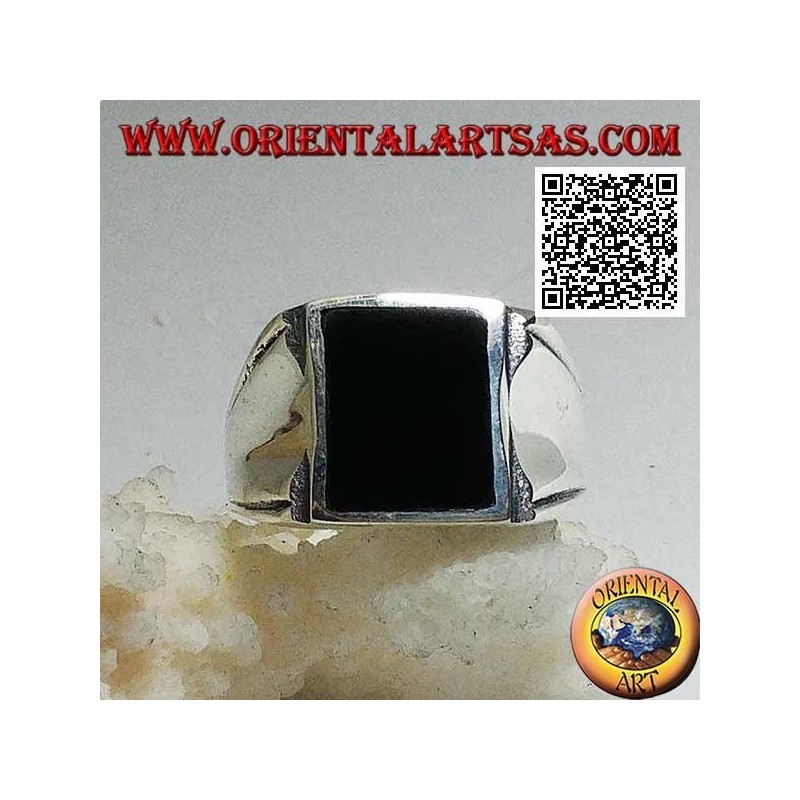 Silver ring with rectangular onyx on a smooth frame with central hollow on the sides