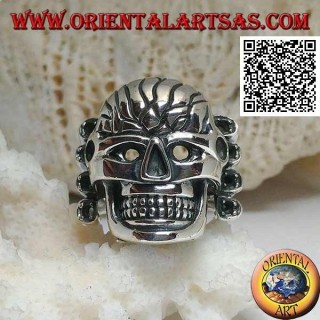 Silver ring, large skull with carved front supported by 4 bones on the side
