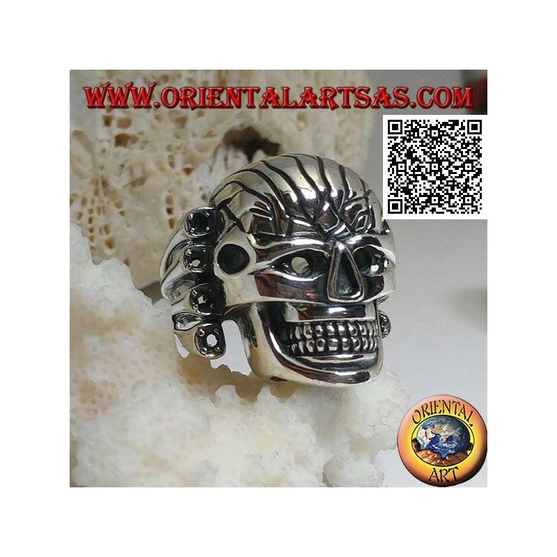 Silver ring, large skull with carved front supported by 4 bones on the side