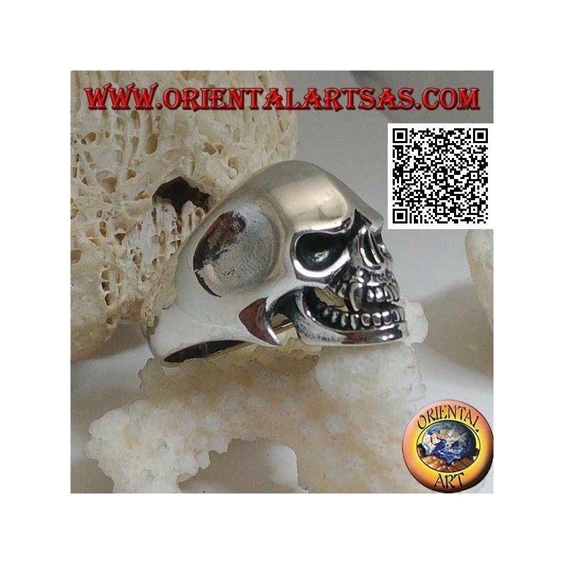 Silver ring, vampire skull with sharp canine teeth and concave temples