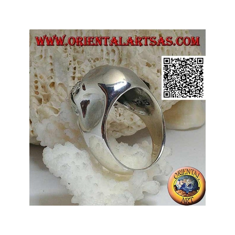Anello in argento, teschio del vampiro con denti canini aguzzi e tempie concave