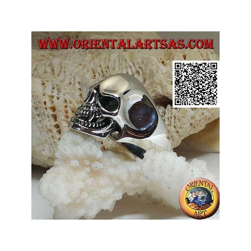 Bague en argent, crâne de vampire avec des canines acérées et des tempes concaves