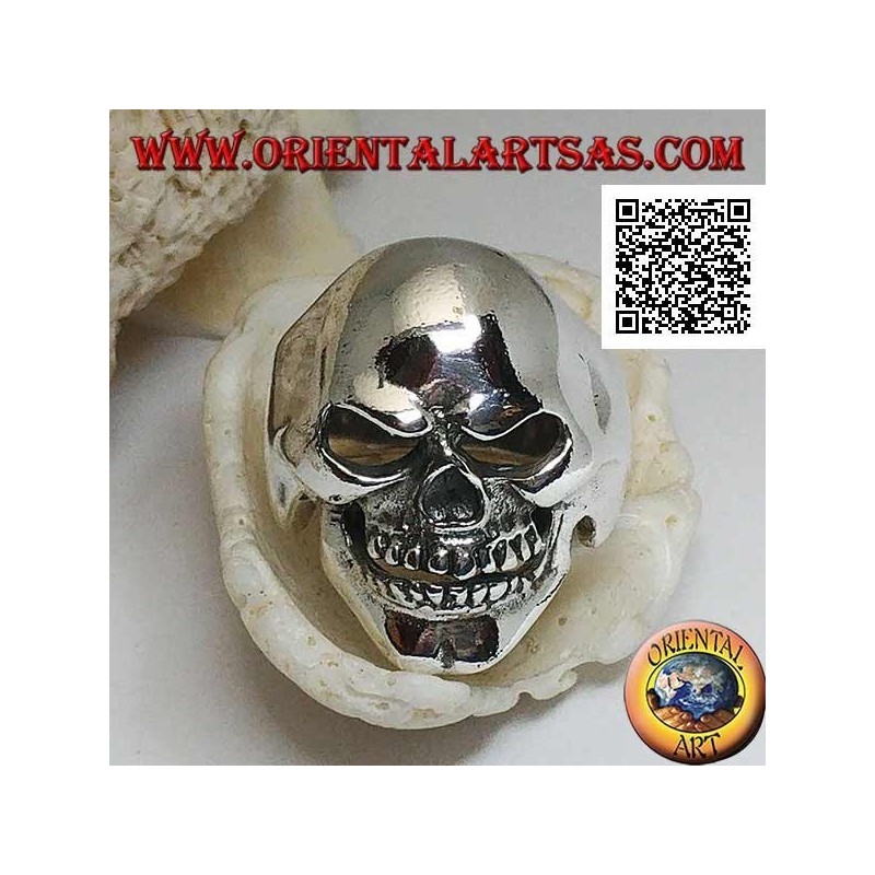 Bague en argent, crâne lisse souriant avec fossette sur le menton