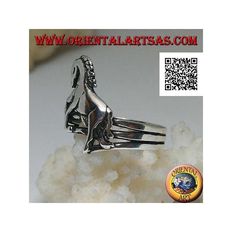 Anillo de plata con caballo rampante
