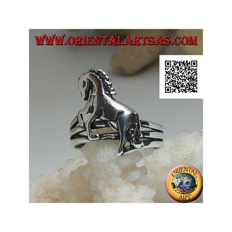 Bague en argent avec cheval rampant