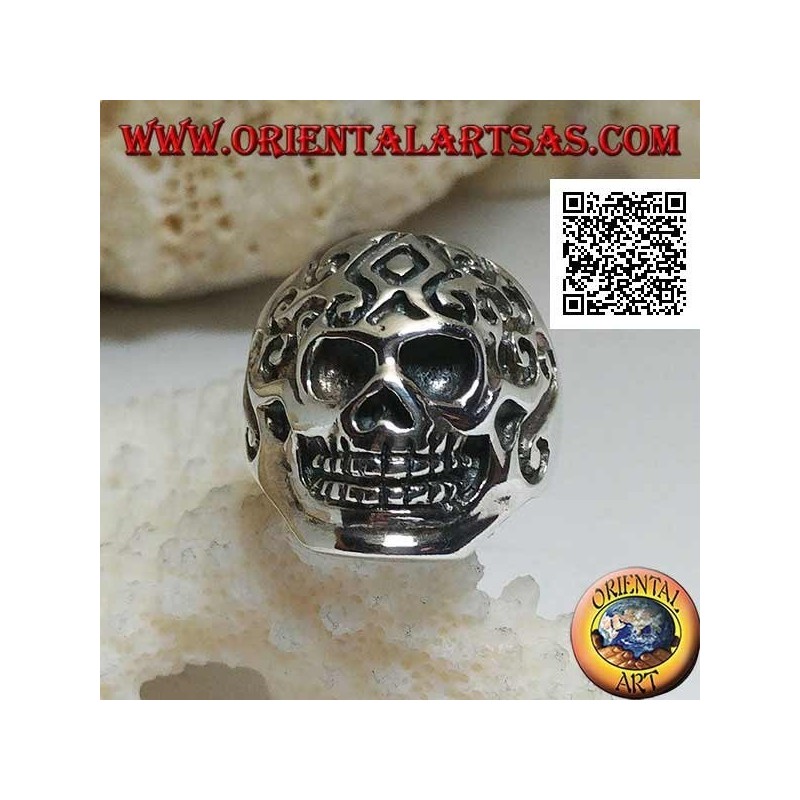 Anillo de plata, calavera con grabados celtas (triskéll)