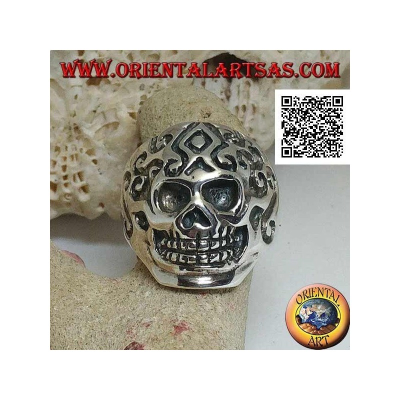 Bague en argent, crâne avec gravures celtiques (triskéll)