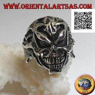 Silver ring, stripped skinned skull