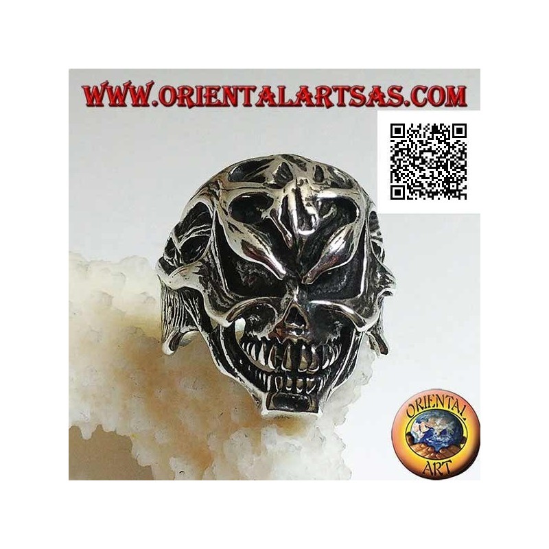 Silver ring, stripped skinned skull