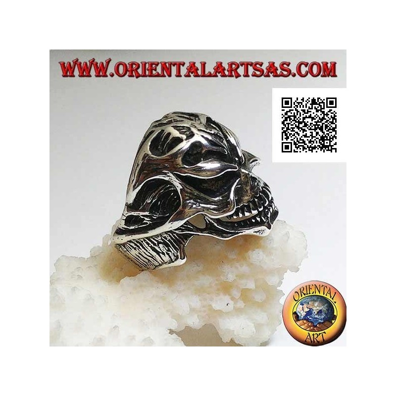 Silver ring, stripped skinned skull