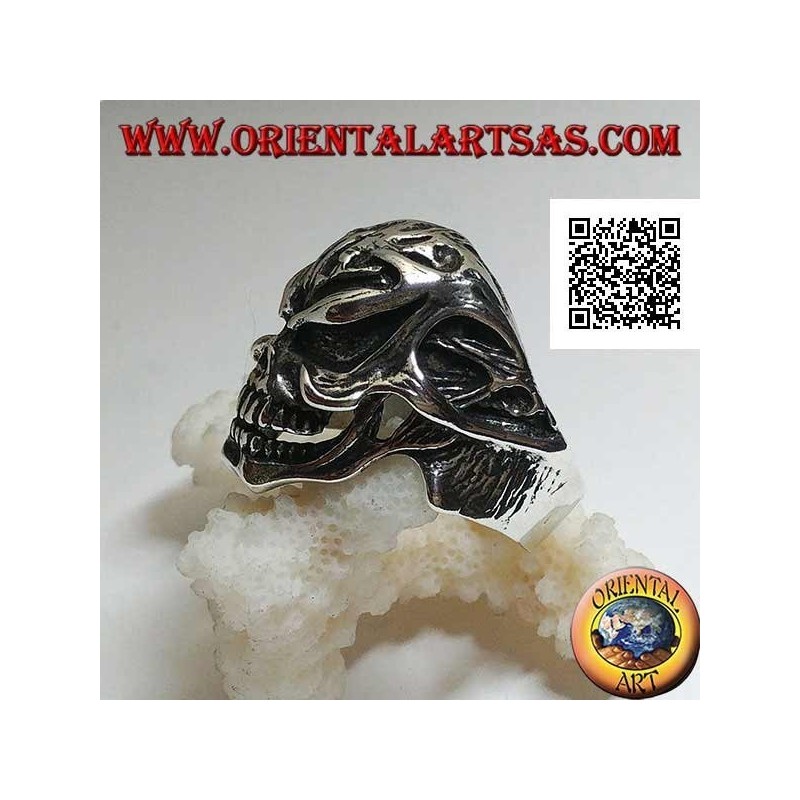Silver ring, stripped skinned skull