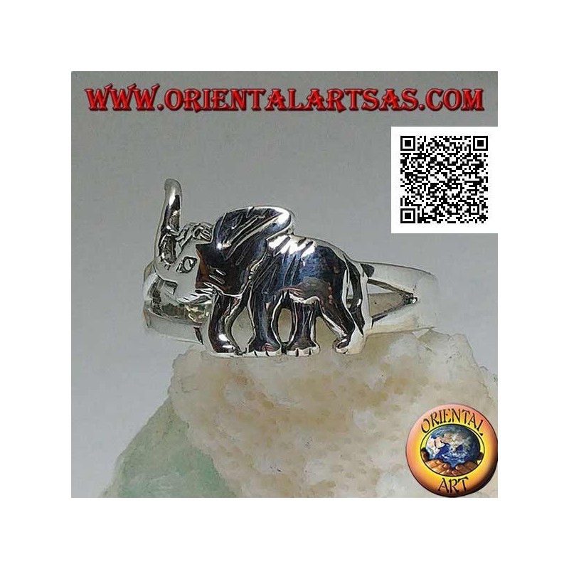 Bague en argent avec éléphant d'Asie marchant et trompe vers le haut