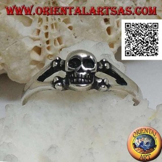 Silver ring with skull on the two crossed femoral bones (small)